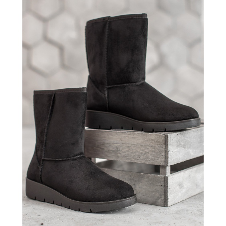 Kylie High Mukluki black 1