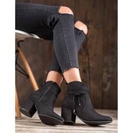 SHELOVET Boots On A Post black 1