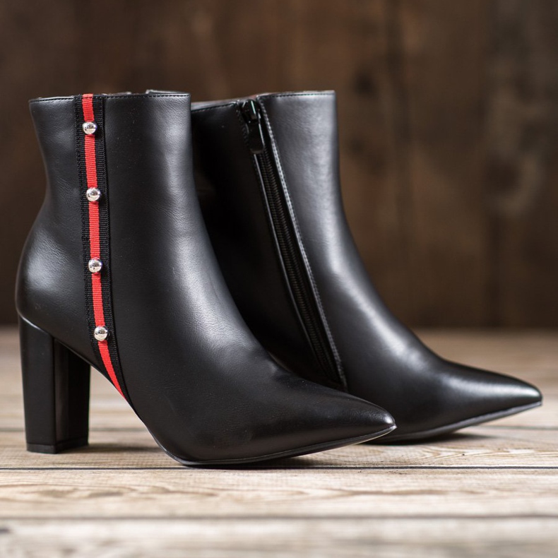 SHELOVET Boots with a decorative belt black 1