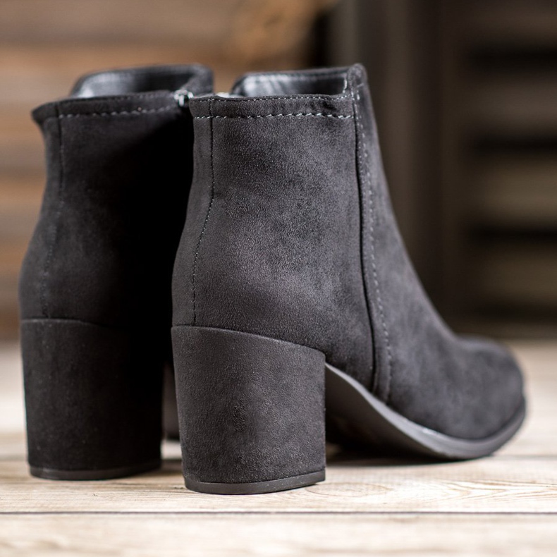 Clowse Classic Black Boots 1