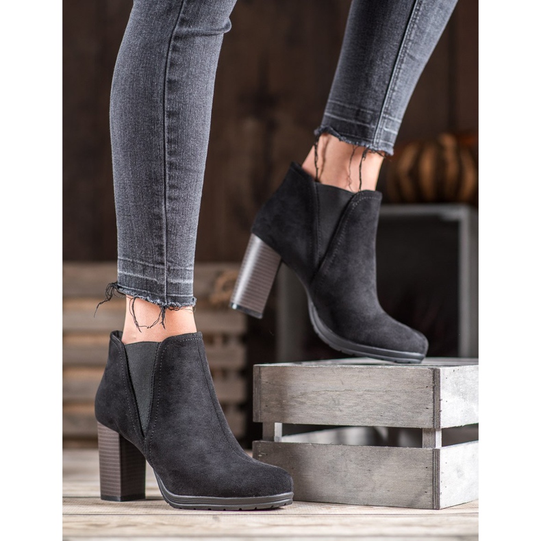 SHELOVET Slip-on boots on a post black 2