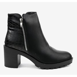 Black ankle boots on the LL27 post 2