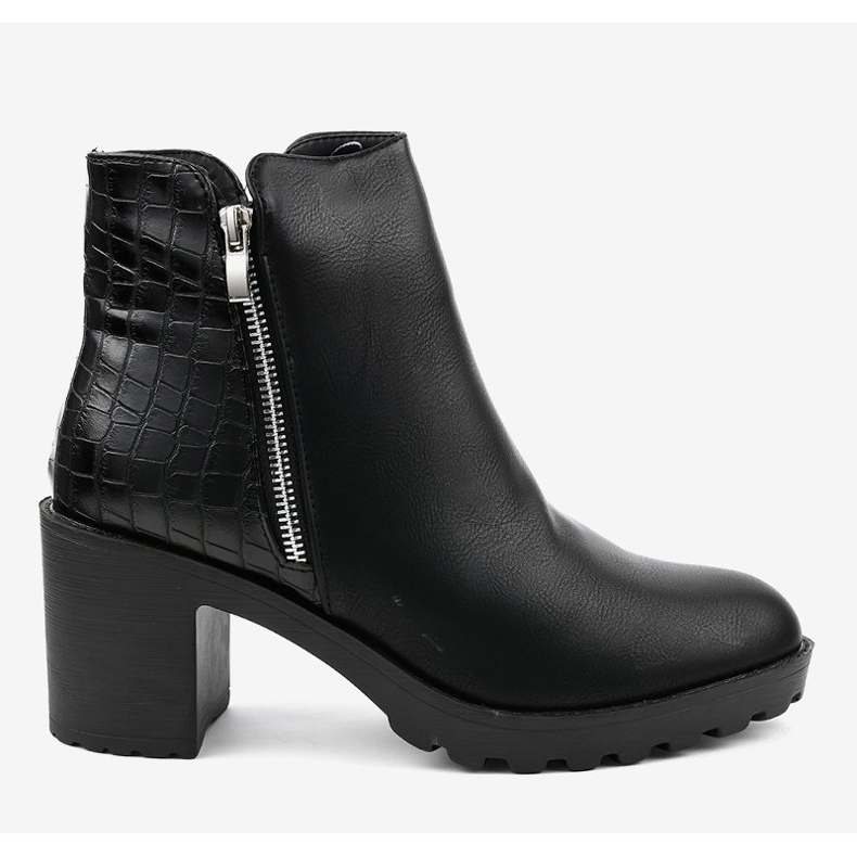 Black ankle boots on the LL27 post 2