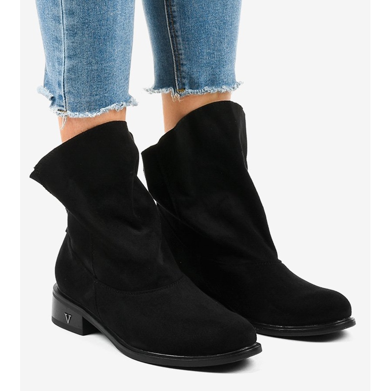 Black flat insulated boots 6672-6 1