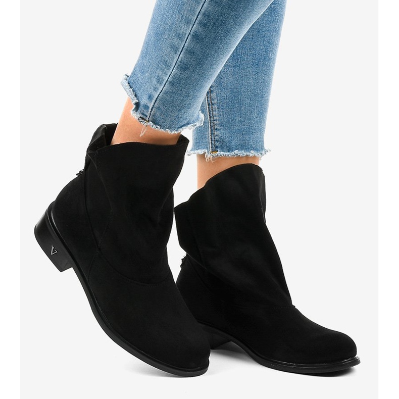 Black flat insulated boots 6672-6 2