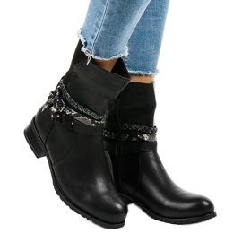 Black flat insulated boots 4440 1