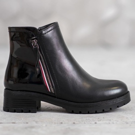 SHELOVET Workers With Ornate Lock black 1