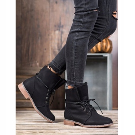 Queentina Stylish Trappers black 1