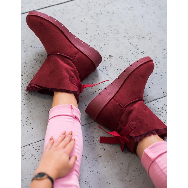 SHELOVET Maroon Mukluki On The Platform red 2