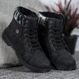 Fashionable MCKEYLOR Trappers black 1