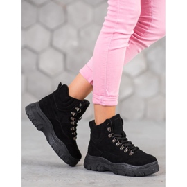 Yes Mile Comfortable Trappers On The Platform black 2