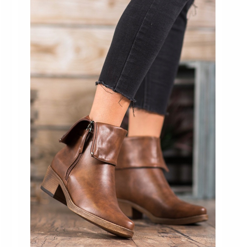 Kylie Cowboy boots with a roll up upper brown 2