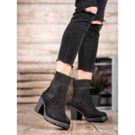 Erynn Slip-on Chelsea Boots On A Post black 1