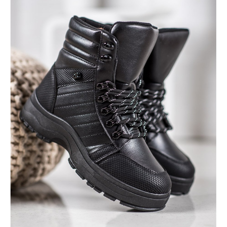 Yes Mile Black Sneakers On The Platform 2