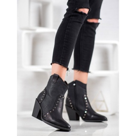 Small Swan Warm cowboy boots on high heels black 2