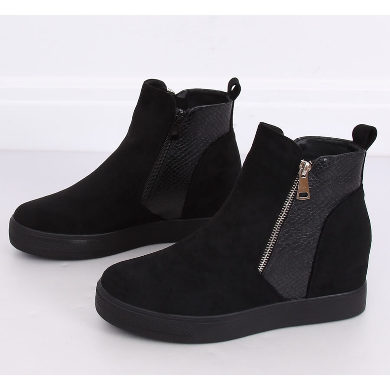 Black RQ235 Black boots on a hidden wedge 2