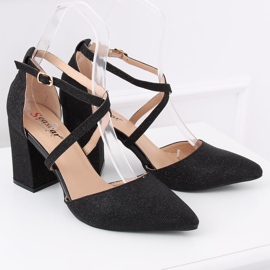 Pumps on the black post NC951 Black 1