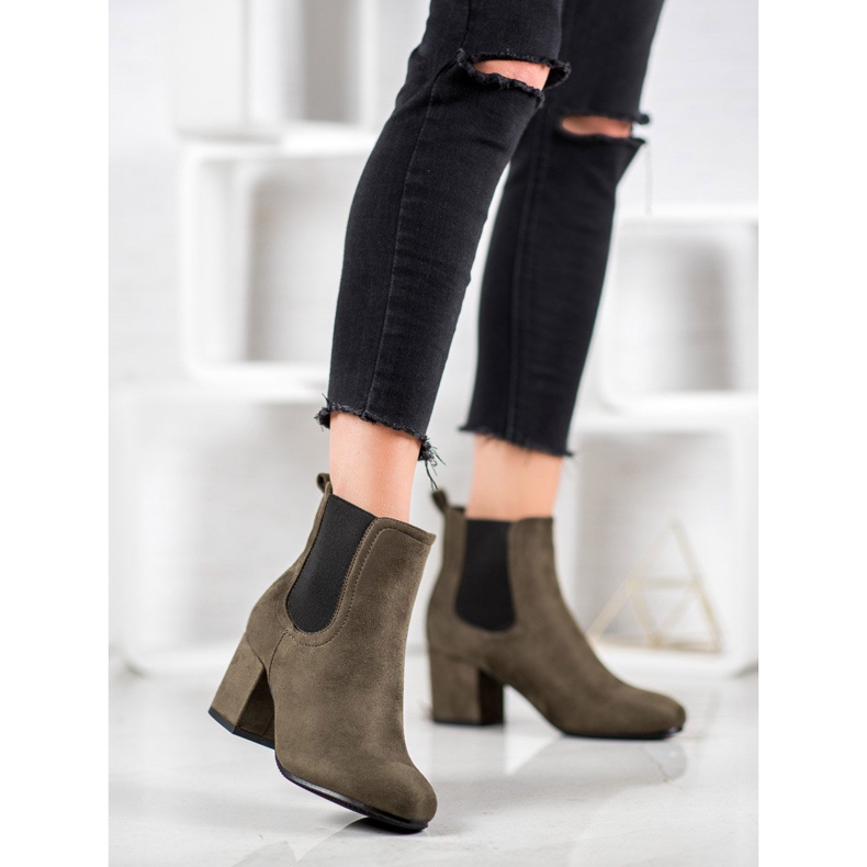 Bestelle Slip-on boots on a post khaki green 1