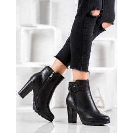 Super Mode Elegant boots on a post black 4