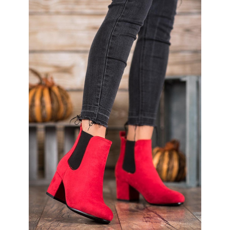 Bestelle Slip-on boots on a post red 2
