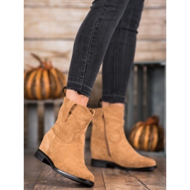 Ideal Shoes Warm cowboy boots on a wedge brown 2