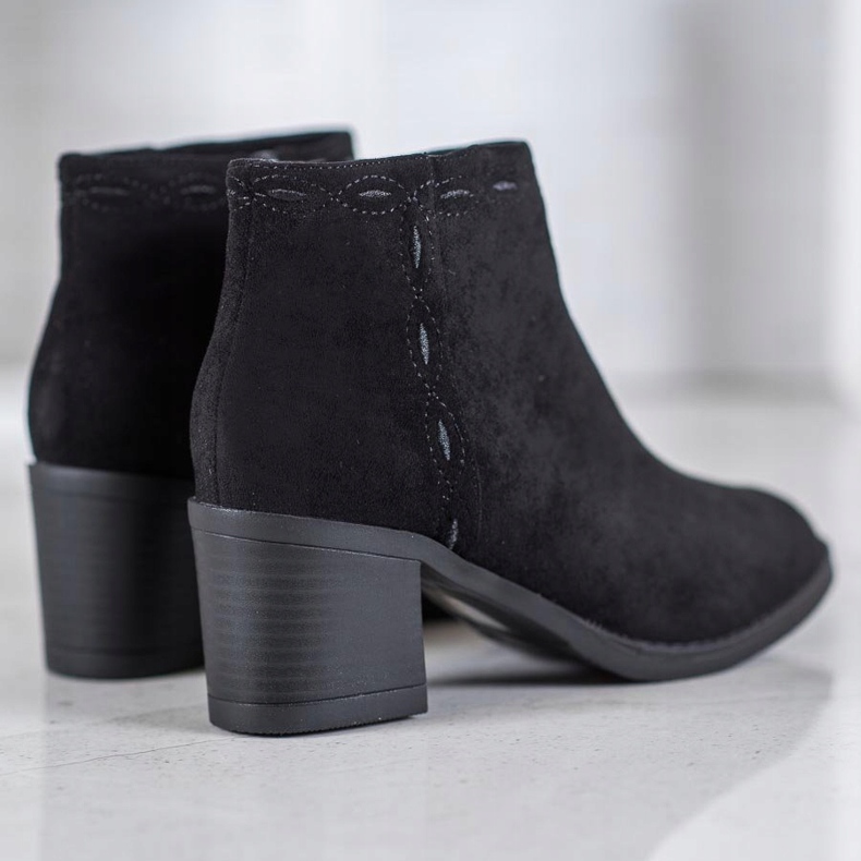 Kylie Black Booties On A Post 1