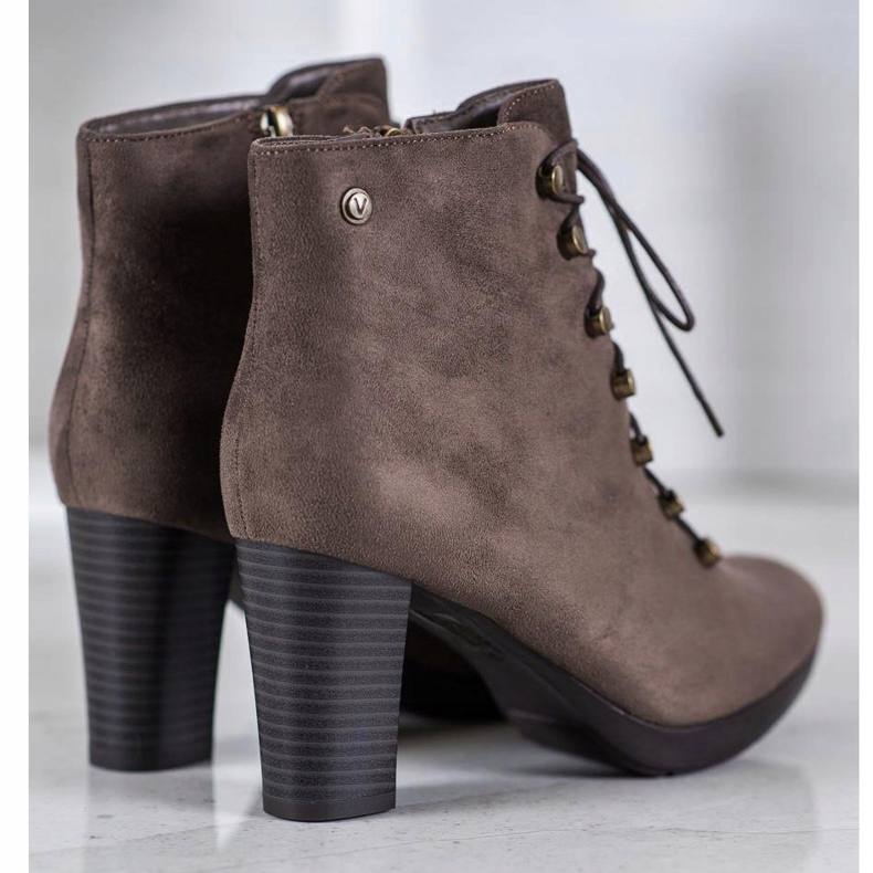 Goodin Warm suede boots beige 1