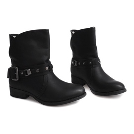 Black insulated boots 1