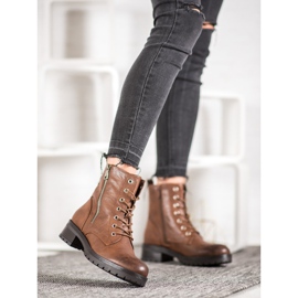 SDS Comfortable brown boots 1