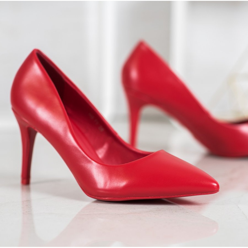 Small Swan Elegant red high heels 1