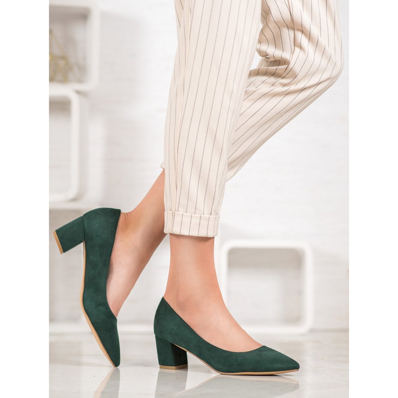 Small Swan Comfortable Suede Pumps green 2