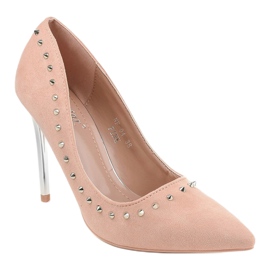 Pink pumps on the NF-04 heel 1