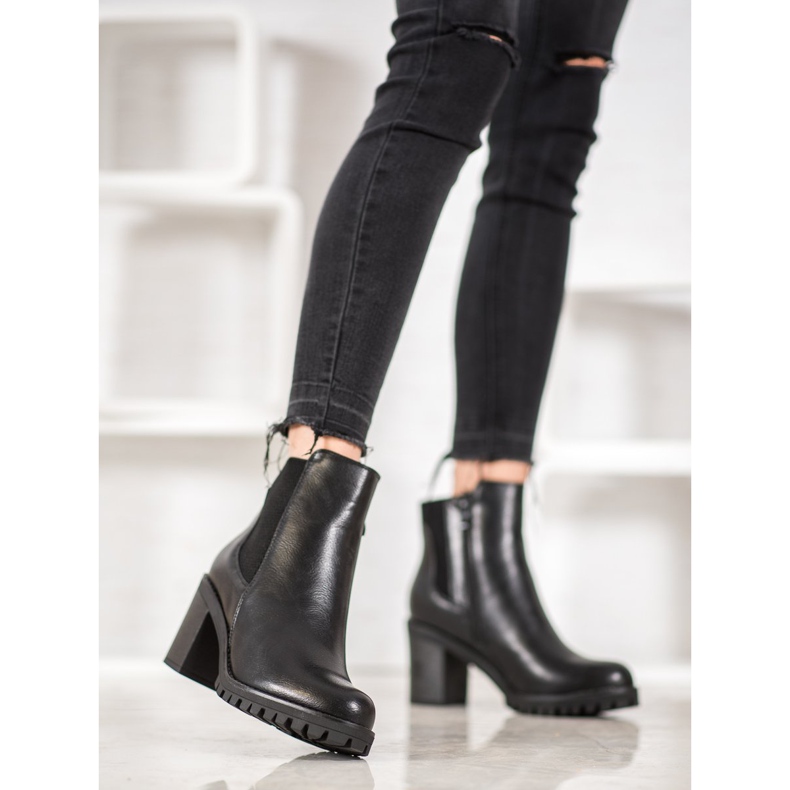 M.Daszyński Comfortable boots on a post black 1