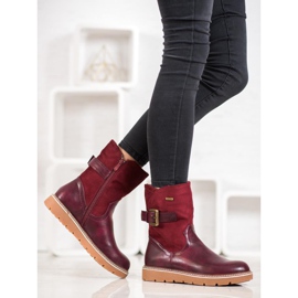 Ideal Shoes Boots On The Platform red 1