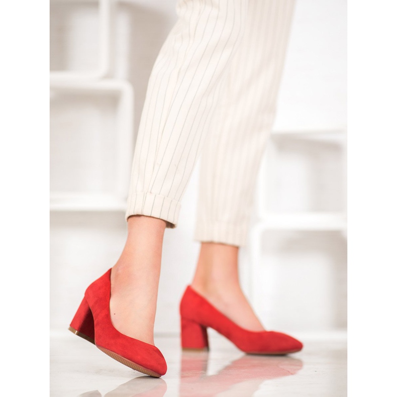 Fama Suede Pumps On A Pillar red 1