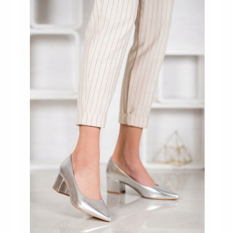 Ideal Shoes Stylish Silver Pumps grey 2 Ideal Shoes Stylish Silver Pumps grey 2