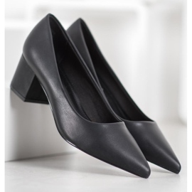 Ideal Shoes Stylish Black Pumps 2