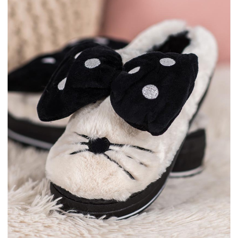 Seastar Slippers On The Platform white black 2