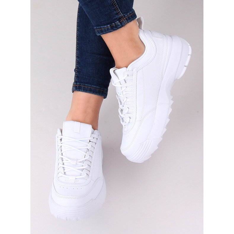 White DSC81-2 White sports shoes 1 White DSC81-2 White sports shoes 1