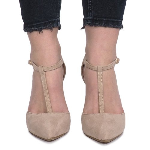 Beige pumps on a Bold heel 1