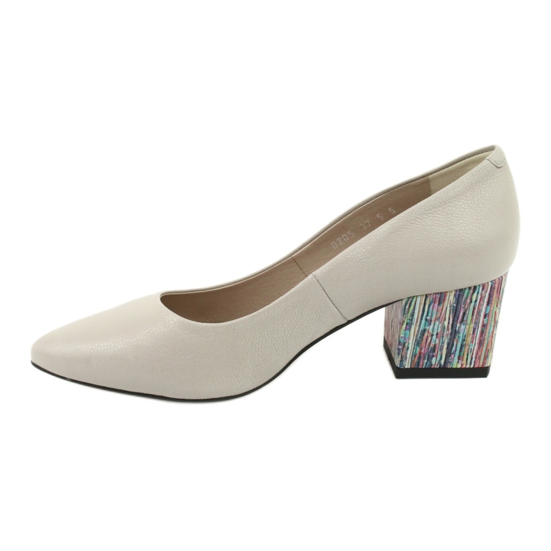 Kaniowski pumps on a decorative heel 0205 beige 2 Kaniowski pumps on a decorative heel 0205 beige 2