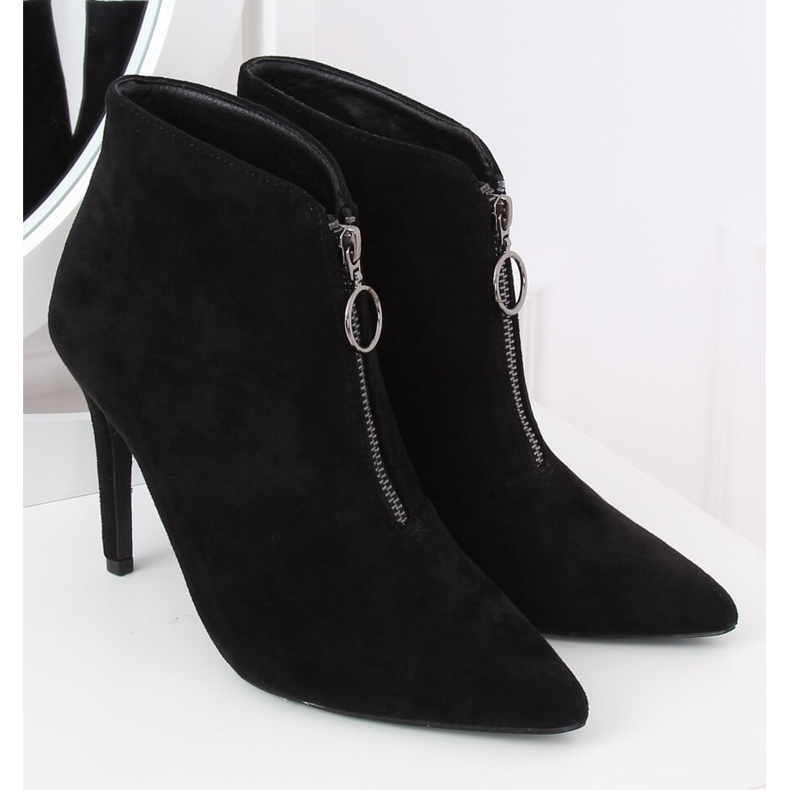 Black Boots on a pin black A3-029 Black 2