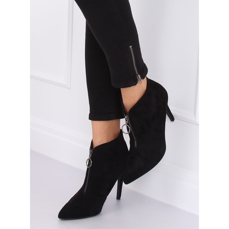 Black Boots on a pin black A3-029 Black 1