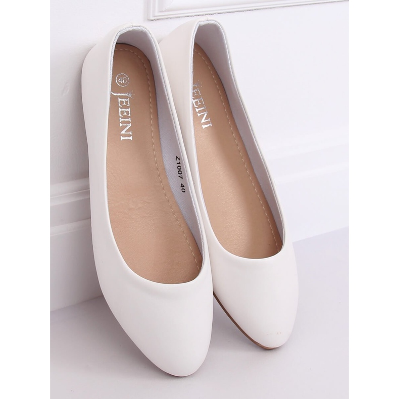 Smooth plain white ballerinas Z1007 White 1
