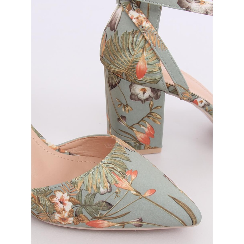 Pumps on the post with flowers LE076P Green multicolored 1