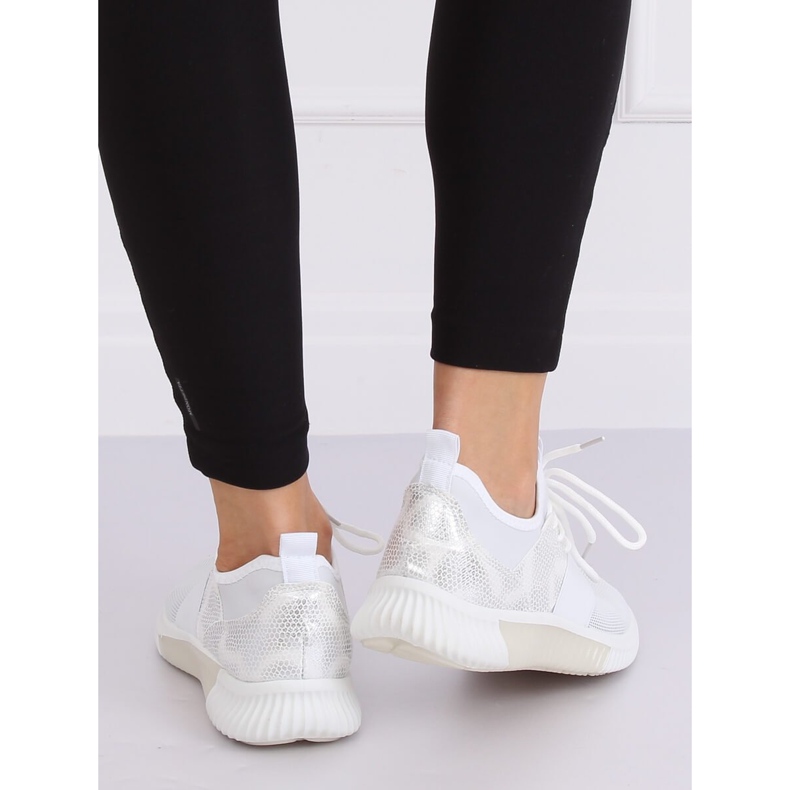 White sports shoes 7925-SP White 2