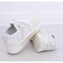 White sports shoes 7925-SP White 1