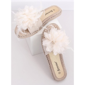 Women's beige slippers with feathers CK131P Beige 1