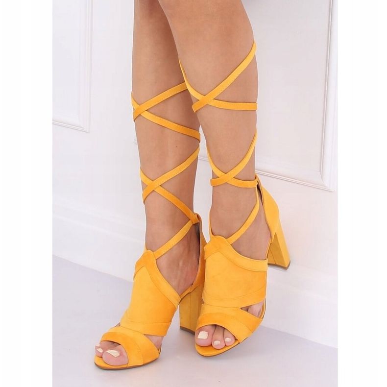 Sandals tied on the ankle NS112P Yellow 1