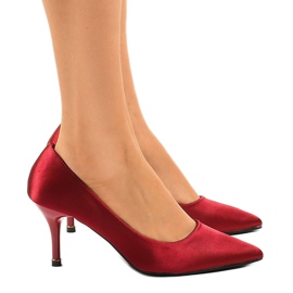 Red low pumps on a heel 1756-255 1